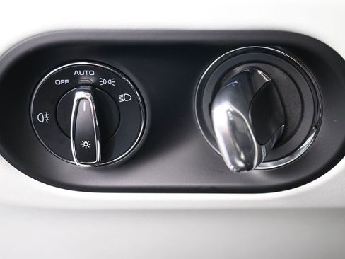 New 2026 Porsche Macan image 24