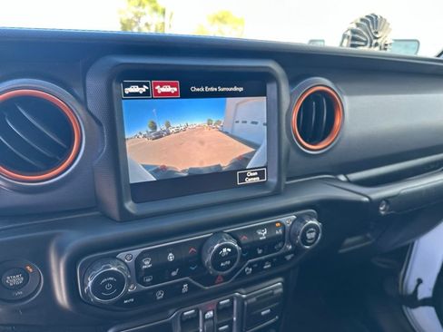 Certified 2020 Jeep Gladiator Mojave AWD/4WD image 23