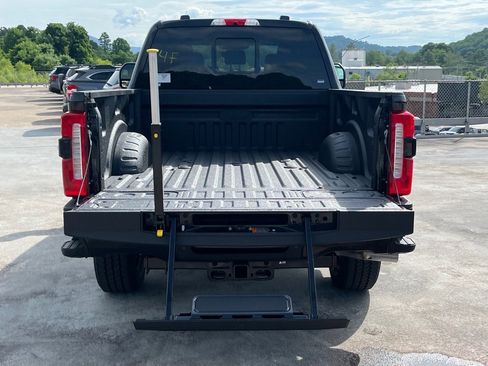 New 2025 Ford F250 Lariat w/ Black Appearance Package image 20