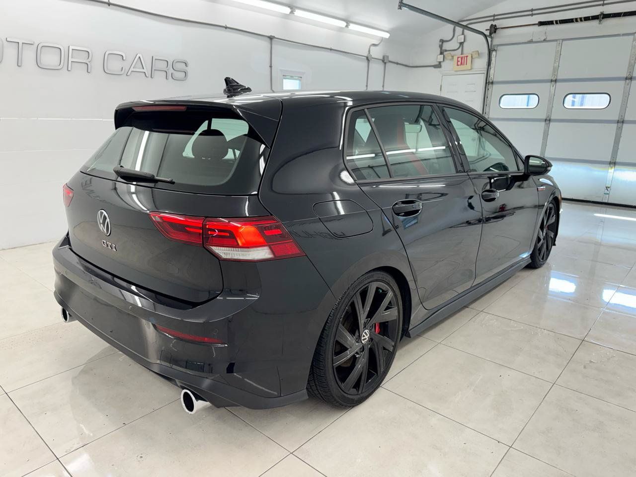 Used 2022 Volkswagen GTI SE FWD image 5