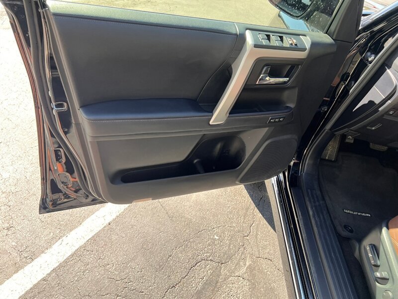 Used 2023 Toyota 4Runner Limited AWD/4WD image 17