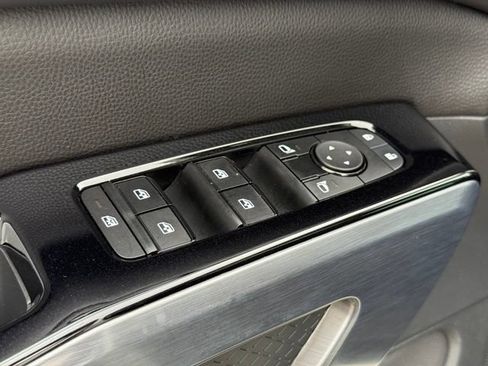 Used 2023 Nissan Pathfinder SL w/ SL Premium Package AWD/4WD image 13