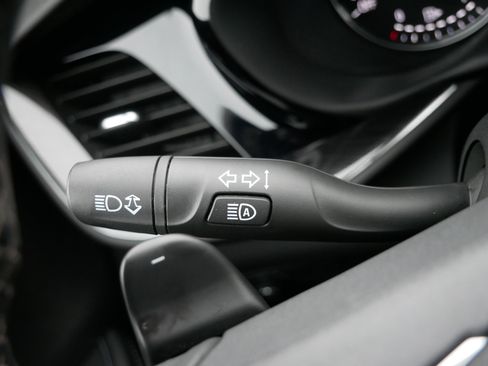 Used 2023 Buick Envision Essence w/ Sport Touring Package image 25