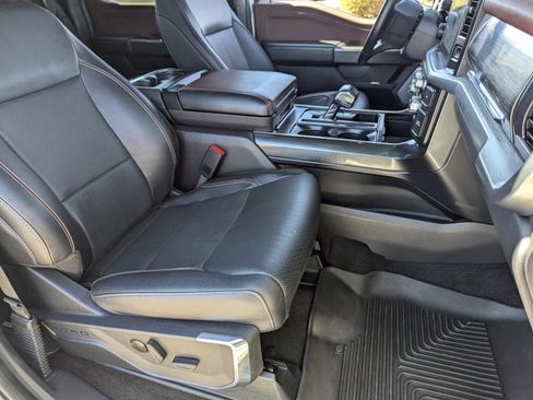 Used 2022 Ford F150 Lariat w/ Max Trailer Tow Package image 10