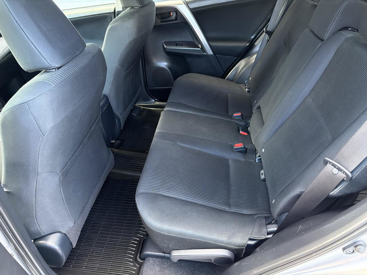 Used 2018 Toyota RAV4 LE w/ All Weather Liner Package AWD/4WD image 9
