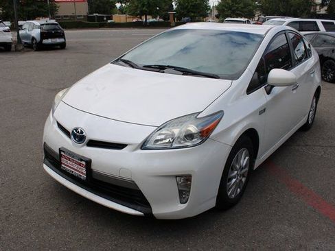 Used 2015 Toyota Prius Prime Plug-In Hybrid image 7