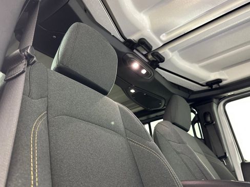 Used 2024 Jeep Wrangler Unlimited w/ Convenience Group image 16