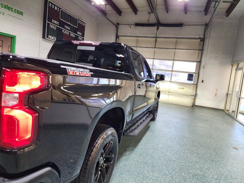 Used 2020 Chevrolet Silverado 1500 LT Trail Boss image 7