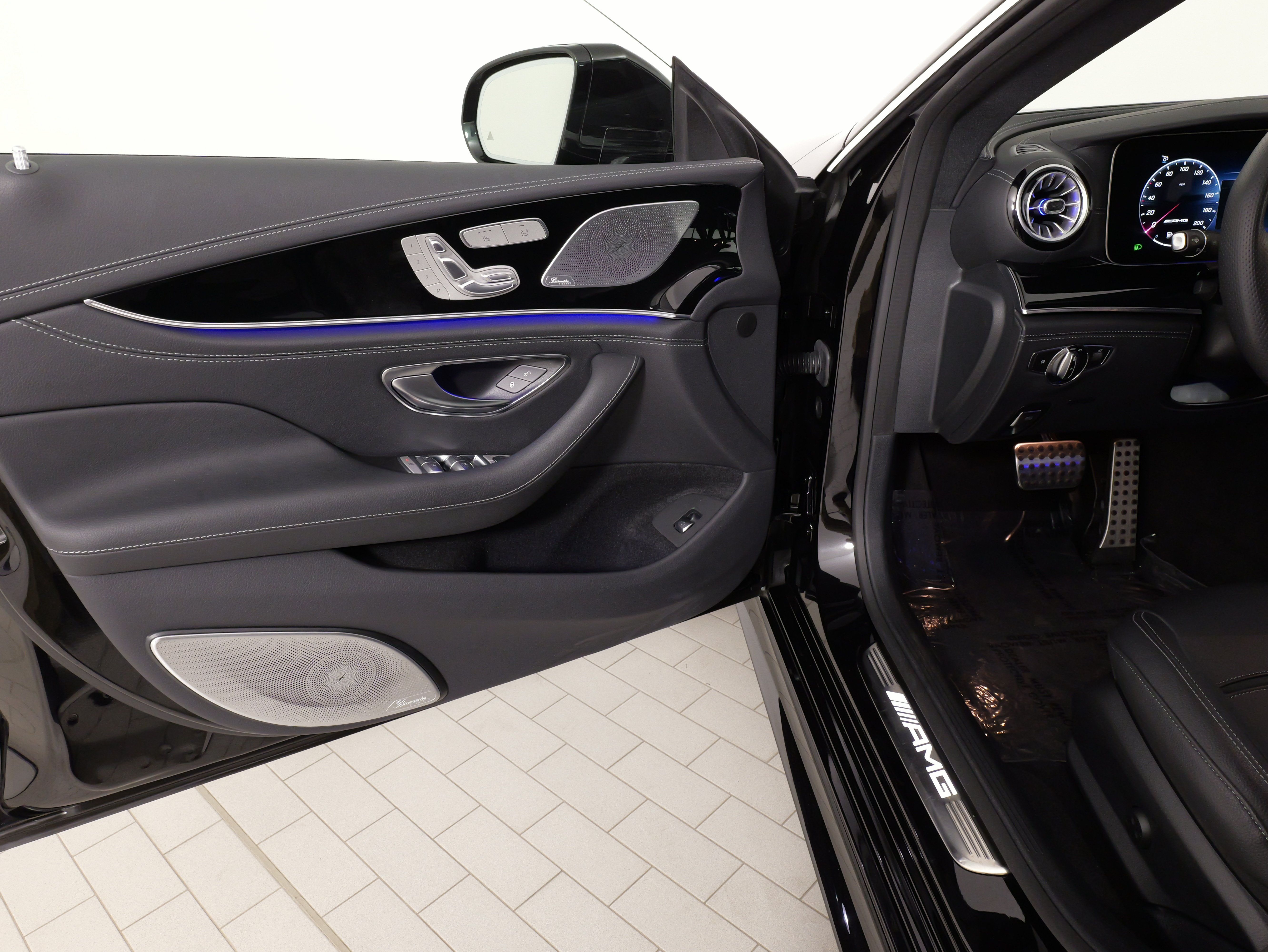 Used 2024 Mercedes-Benz AMG GT 43 image 27