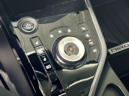 New 2026 Kia Niro Wave w/ Wave Preserve Package FWD image 18