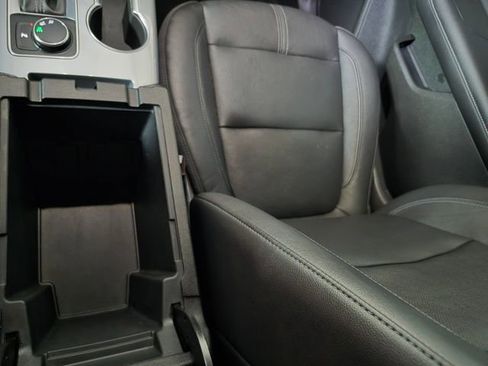 Used 2020 Chevrolet Blazer LT FWD image 28
