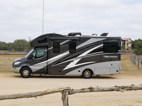 Used 2020 Mercedes-Benz Sprinter 3500 image 13