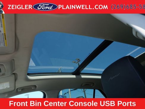 Used 2023 Buick Envision Avenir AWD/4WD image 18