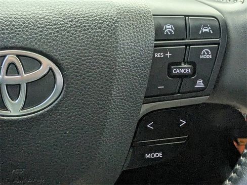 Used 2025 Toyota Camry SE image 26