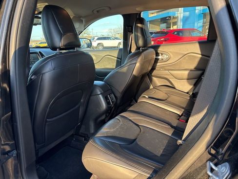 Used 2017 Jeep Cherokee Limited image 6