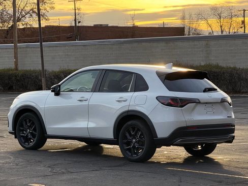 Used 2023 Honda HR-V Sport image 7