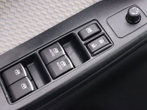 Used 2018 Subaru Forester 2.5i Premium image 25