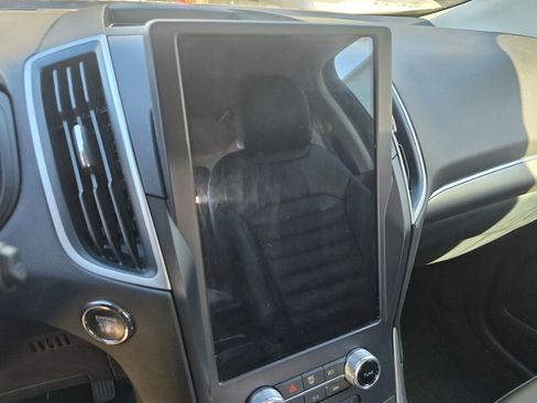 Certified 2022 Ford Edge SEL w/ Convenience Package image 12