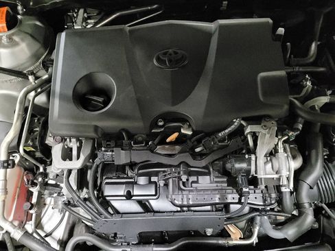 Used 2018 Toyota Camry XSE image 30