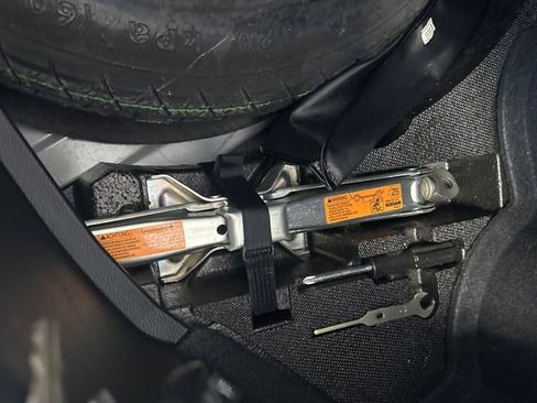 Used 2004 Nissan 350Z Enthusiast w/ Side Airbags Pkg image 93