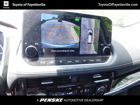 Used 2023 Nissan Rogue SL w/ SL Premium Package FWD image 11