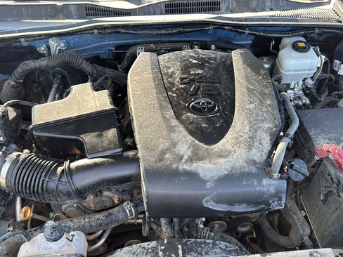 Used 2019 Toyota Tacoma TRD Off-Road AWD/4WD image 29