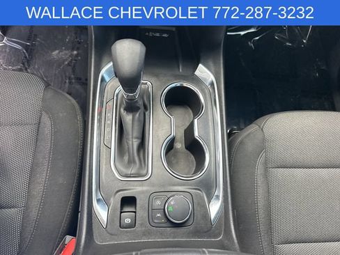 Used 2023 Chevrolet Traverse LT FWD image 17