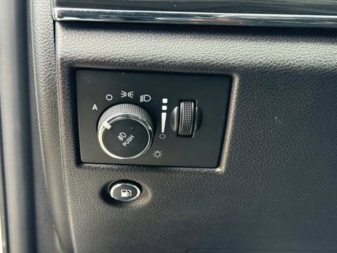 Used 2019 Jeep Grand Cherokee Limited w/ Trailer Tow Group IV RWD image 27