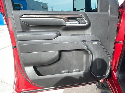 New 2025 GMC Sierra 2500 SLT w/ SLT Premium Package AWD/4WD image 16