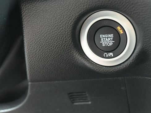 New 2027 Chrysler Pacifica Select FWD image 19