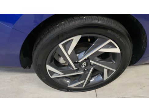 Certified 2025 Hyundai Elantra Sport image 5