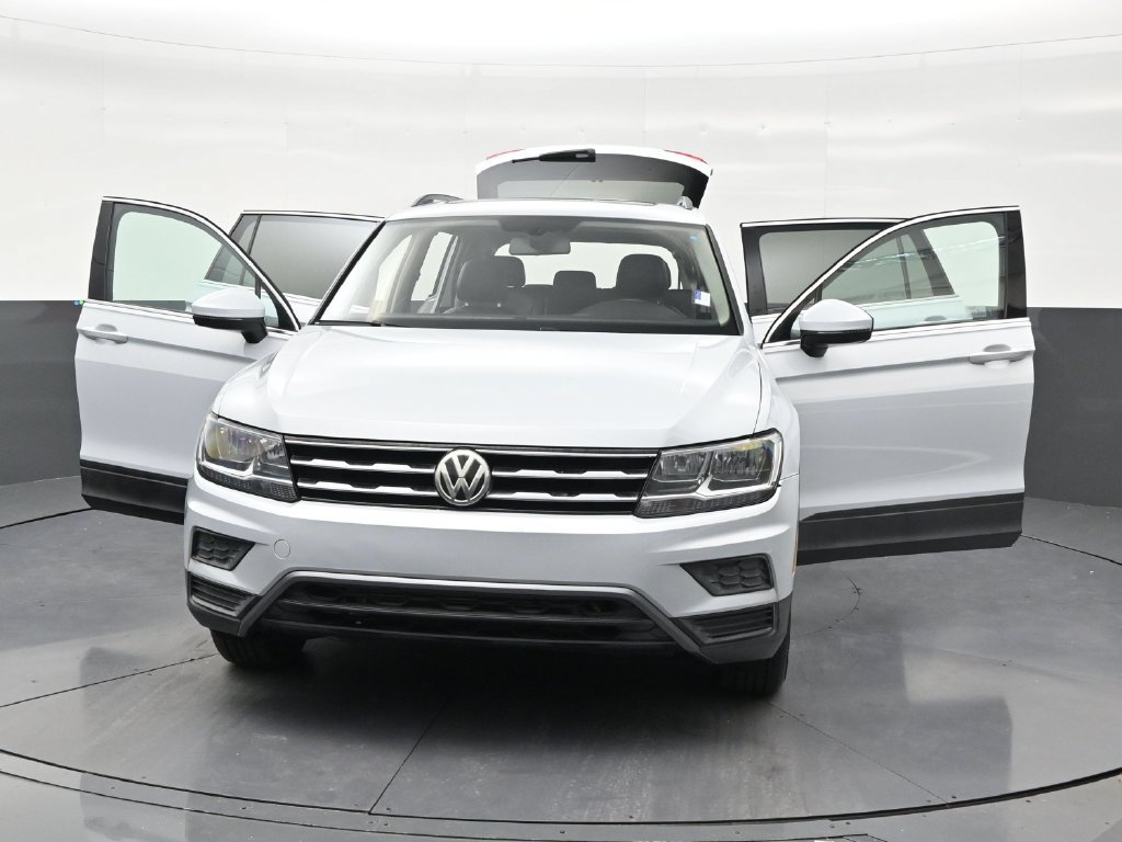 Used 2019 Volkswagen Tiguan SE w/ Panoramic Sunroof Package FWD image 32
