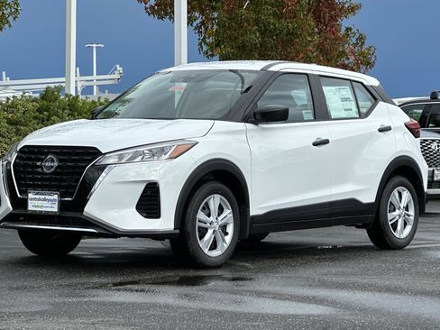 New 2025 Nissan Kicks S image 8