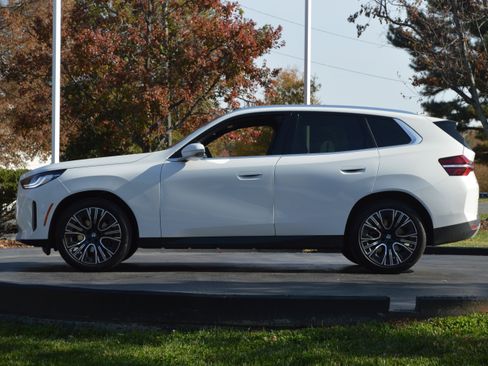 Used 2026 BMW X3 xDrive30 w/ Premium Package image 8