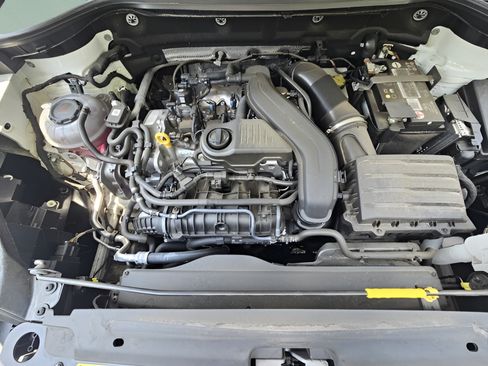 Certified 2023 Volkswagen Taos SE FWD image 25