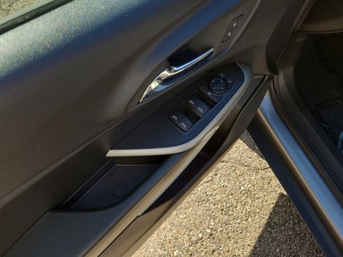 Used 2024 Chevrolet Trax RS image 14