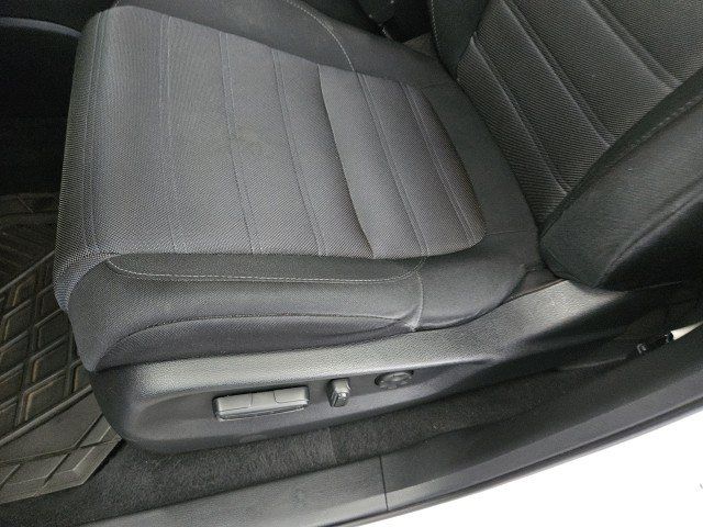 Used 2019 Honda CR-V EX image 32