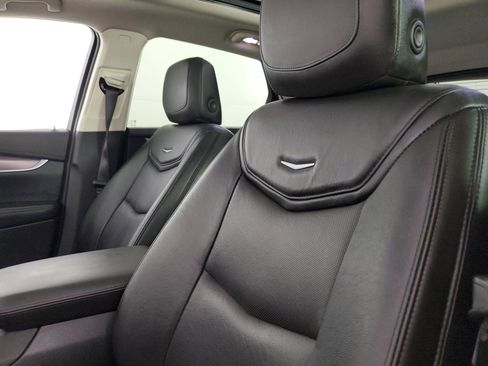 Used 2017 Cadillac XT5 Luxury w/ Driver Awareness Package image 29