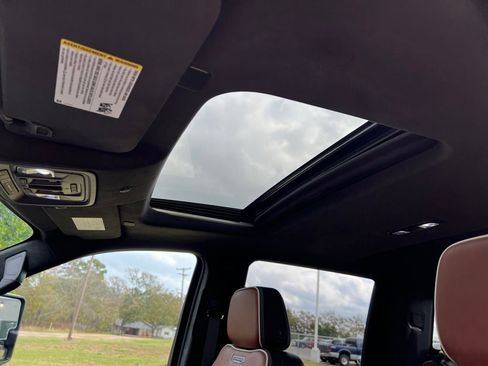 Used 2025 GMC Sierra 2500 Denali Ultimate image 17