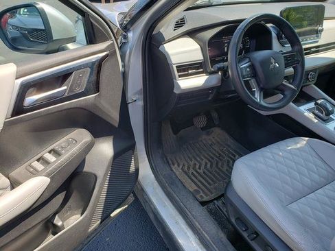 Used 2023 Mitsubishi Outlander SEL 40th Anniversary AWD/4WD image 12
