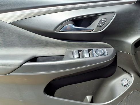 Used 2025 Buick Envista Avenir FWD image 20