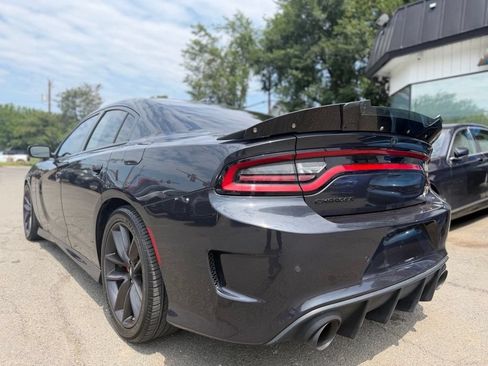Used 2019 Dodge Charger Scat Pack w/ Plus Group RWD image 4