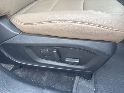 Used 2020 Ford Explorer XLT w/ Equipment Group 202A AWD/4WD image 28