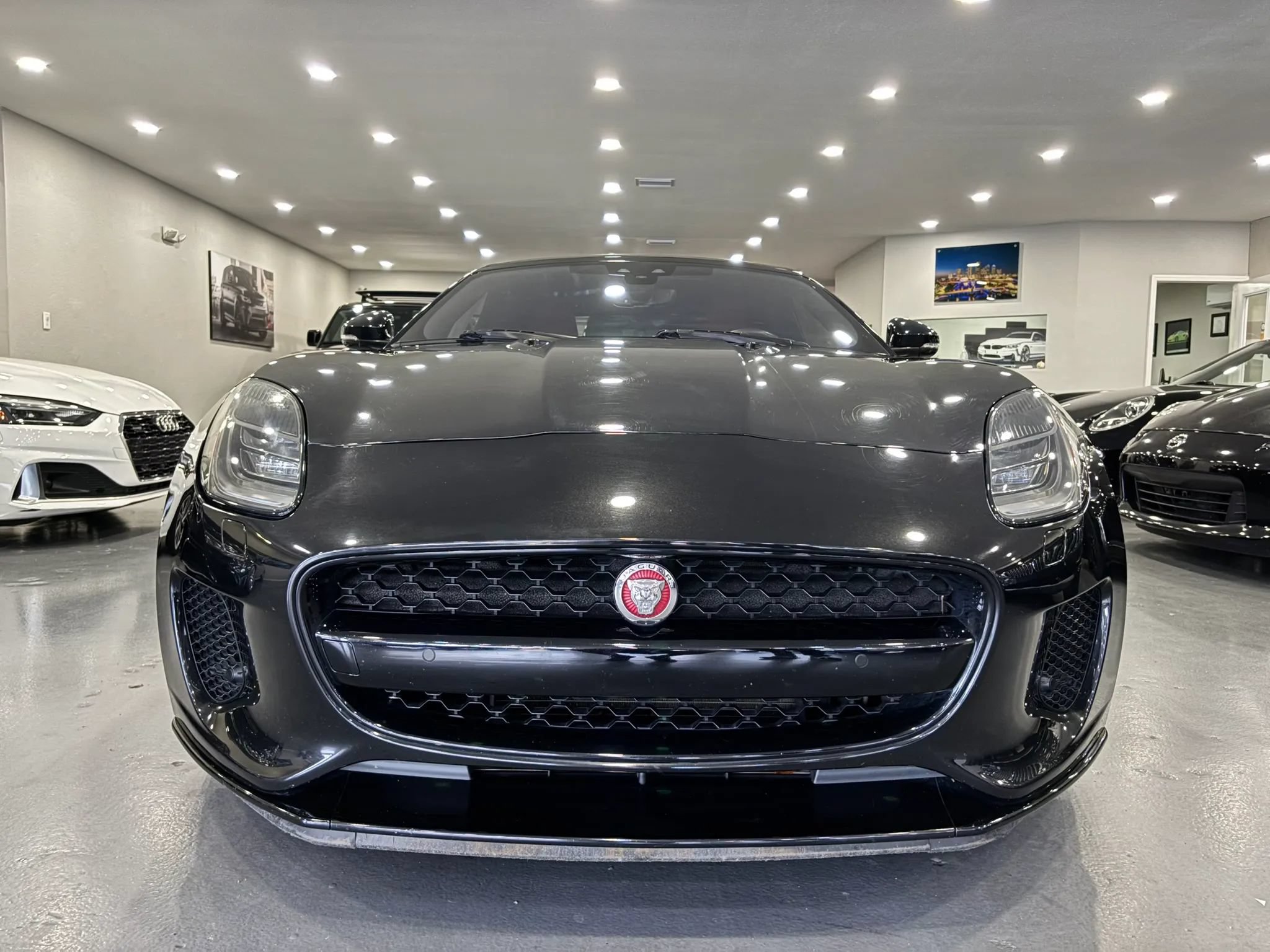 Used 2020 Jaguar F-TYPE Convertible RWD image 2