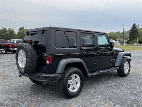 Used 2018 Jeep Wrangler Unlimited Sport S image 19