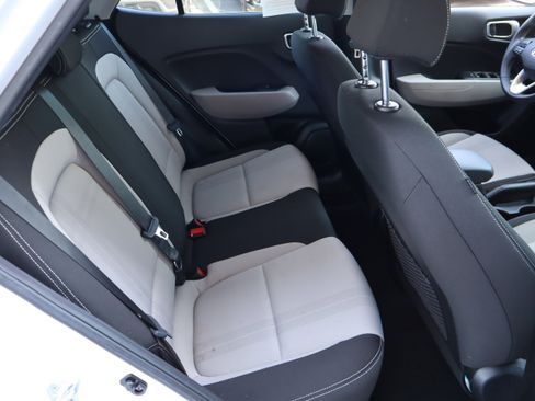 Used 2021 Hyundai Venue SEL FWD image 34