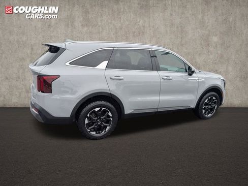 Used 2024 Kia Sorento S AWD/4WD image 8