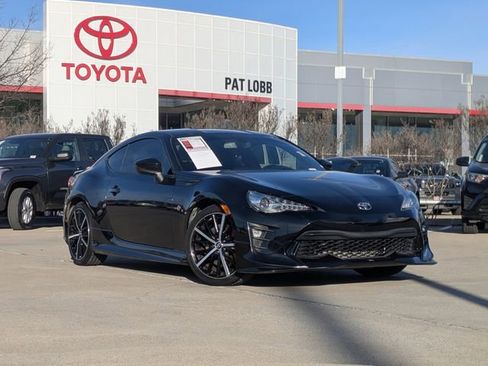 Used 2019 Toyota 86 TRD SE image 2