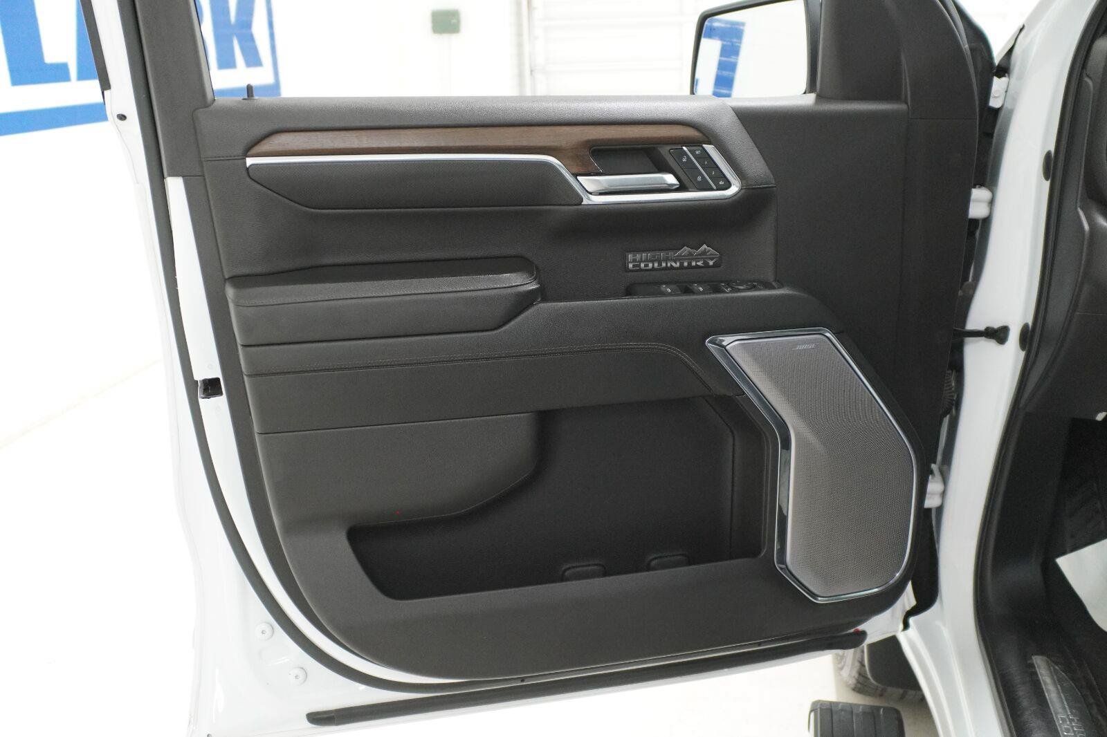 Used 2023 Chevrolet Silverado 1500 High Country w/ High Country Premium Package AWD/4WD image 24