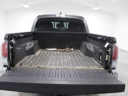 Used 2021 Toyota Tacoma TRD Off-Road image 16